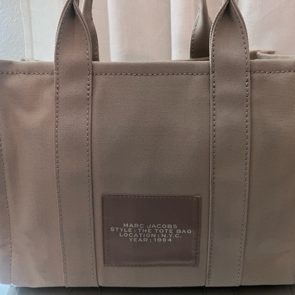 Marc Jacobs Tote Bag - Tan Canvas - Picture 4 of 10
